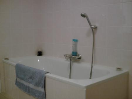 Bain.